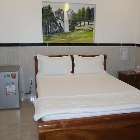 Motel Hoang Gia Long Khanh Exterior foto